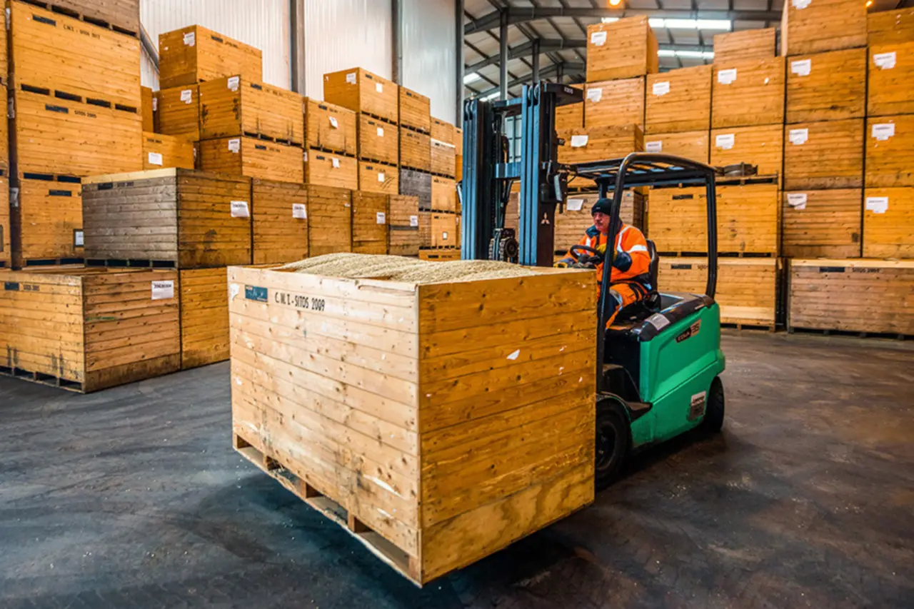 Heftruck met zware lading