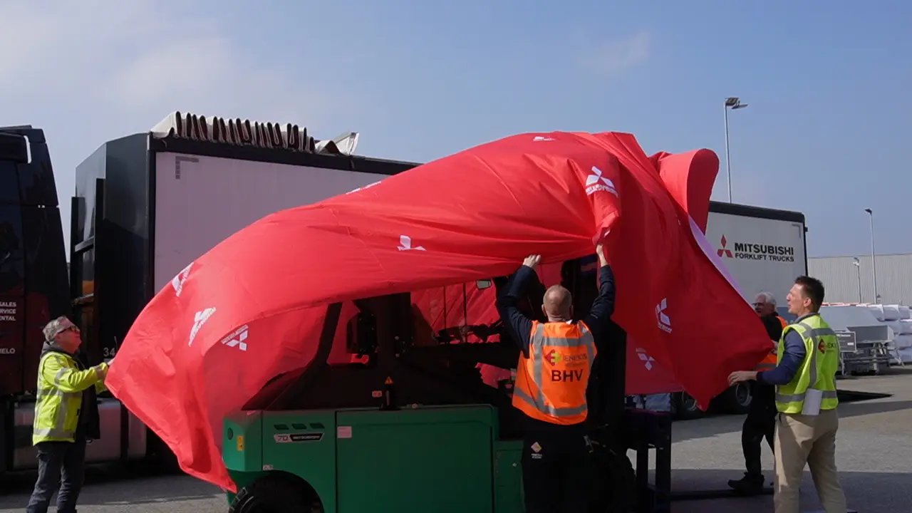 Onthulling trucks enexis